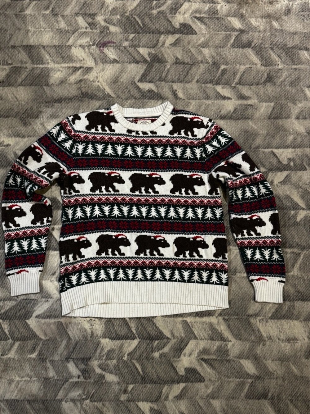 St. John's Bay Christmas sweater Men’s Medium Bear With Santa Hat Christmas Tree